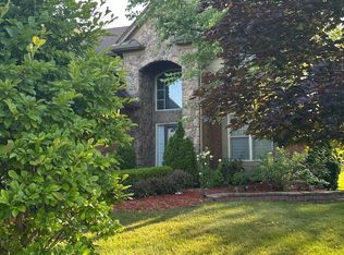 17021 Algonquin Dr, Northville, MI 48168