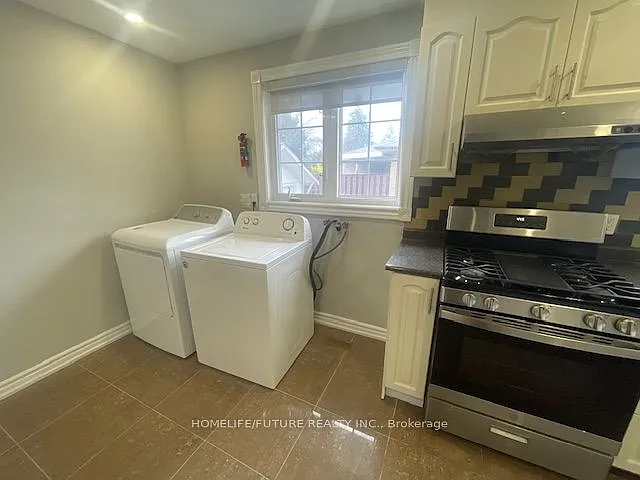 18 Albacore Cres #MAIN — Photo 10