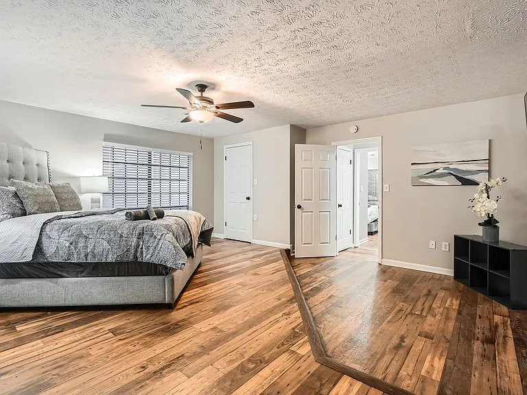 1040 Terramont Dr — Photo 24