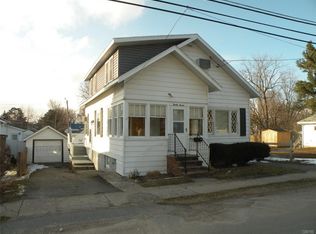 37 High St, Alexandria Bay, NY 13607
