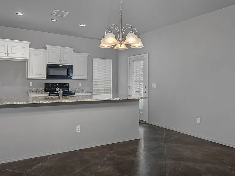 5004 Hawken St — Photo 8