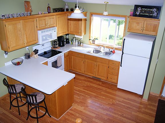 5th image of 1507 Summit Ave N