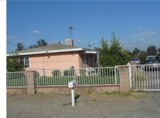 9053 Poplar Ave, Fontana, CA 92335