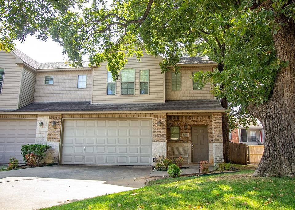 1st image of 4228 Towne Lake Ct