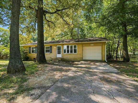 4th image of 3311 Delia Ln NW