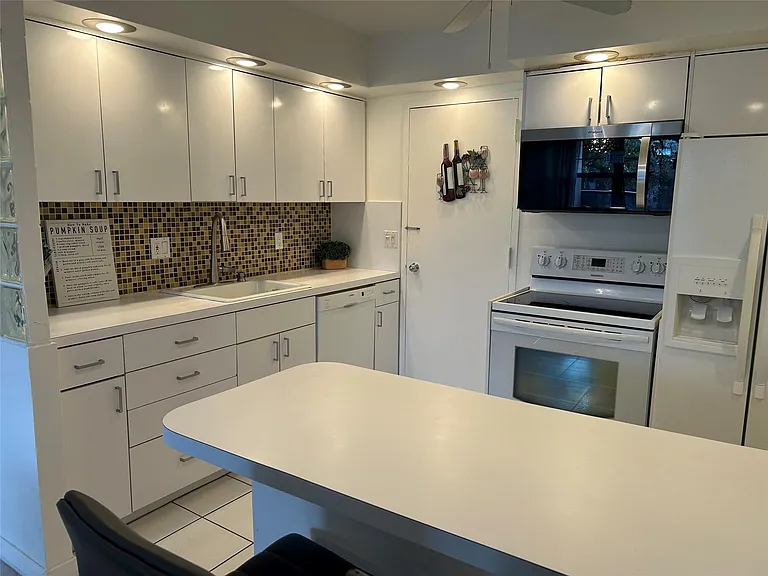 5100 Dupont Blvd #3K — Photo 3