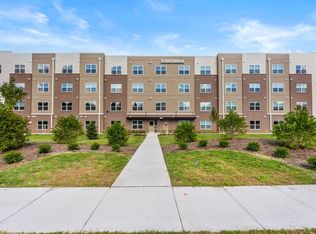 Deville Manor, Oswego, IL 60543