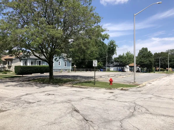 2232 120th St, Blue Island, IL 60406
