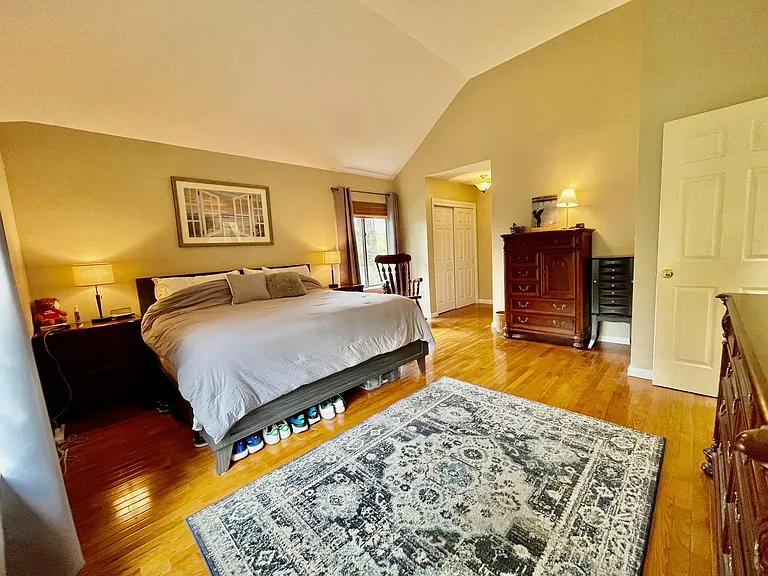 2 Hawthorne Pl — Photo 1