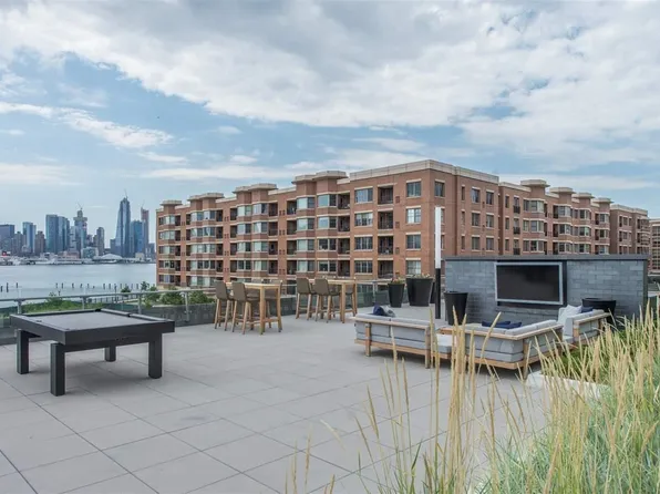 9 Avenue At Port Imperial image 43 of 47