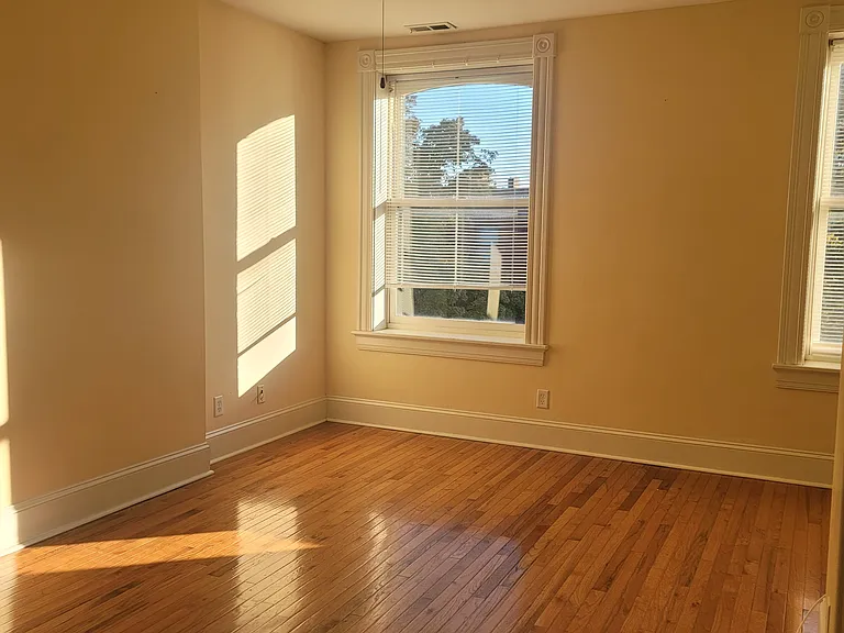 4549-4551 Oakland Ave #4549A — Photo 5