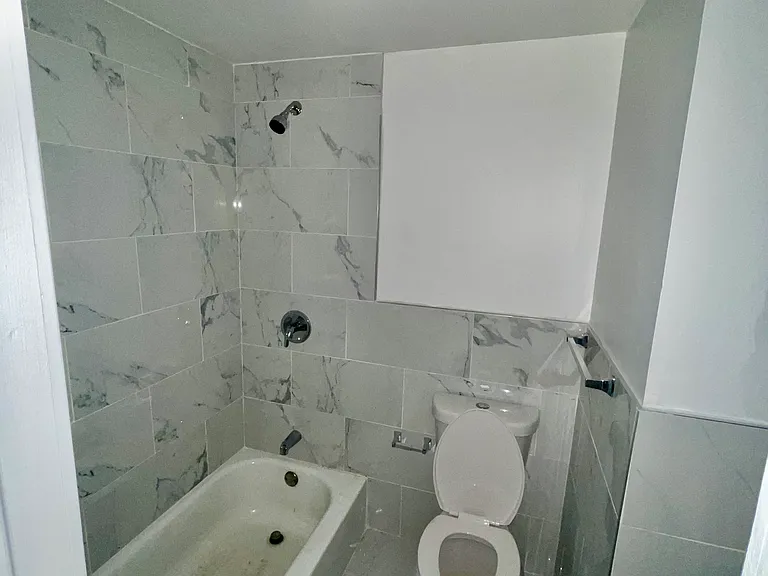1326 Gillespie Ave #2 — Photo 5