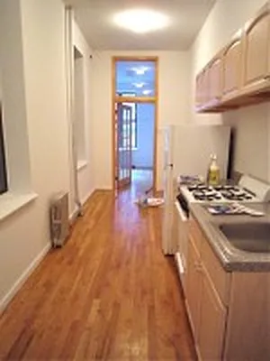 Rented by DSA Realty | media 36