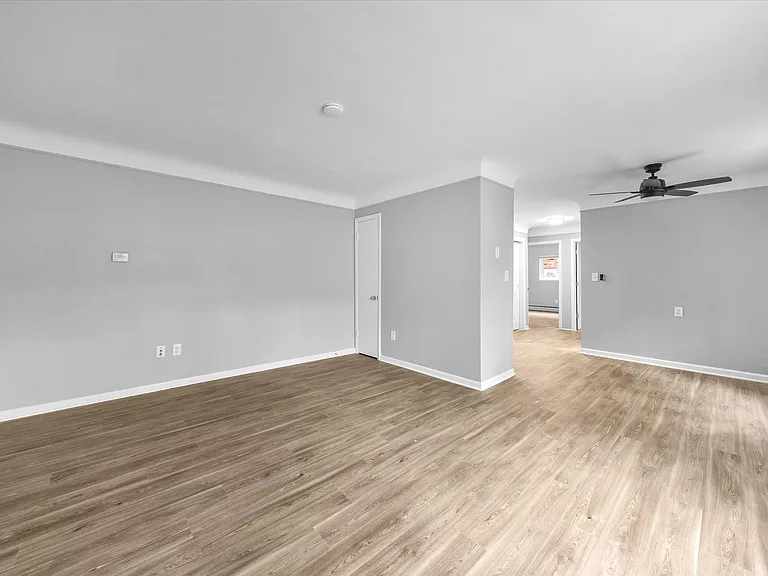 327 Lysander St — Photo 7
