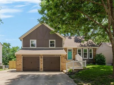 12613 S Blackfoot Dr, Olathe, KS, 66062