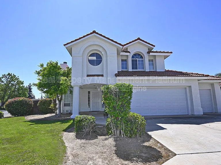 2233 E Christopher Dr — Photo 1