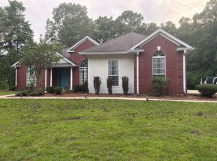 560 Cedar Dr, Columbus, MS 39705