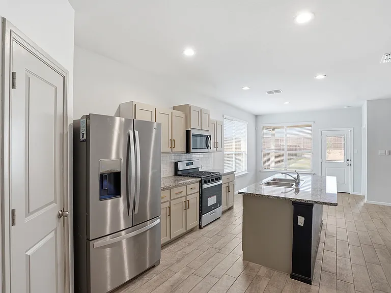 5232 Boulder Valley Dr — Photo 2