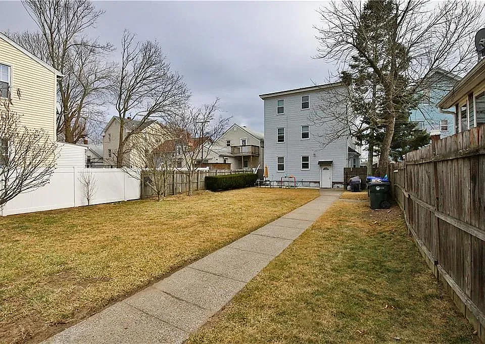 Building Photo - 106 Vandewater St #3