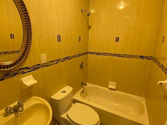 4th image of 906 Fulton St #3