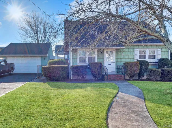 64 Nill Street, West Babylon, NY 11704