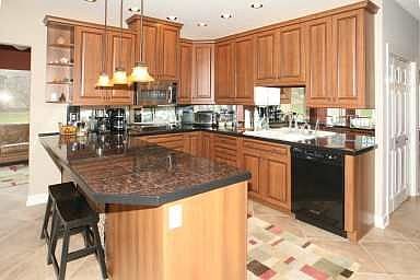Gourmet Eat-In Kitchen