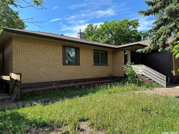 502 1st STREET W, Meadow Lake, SK S9X 1E5