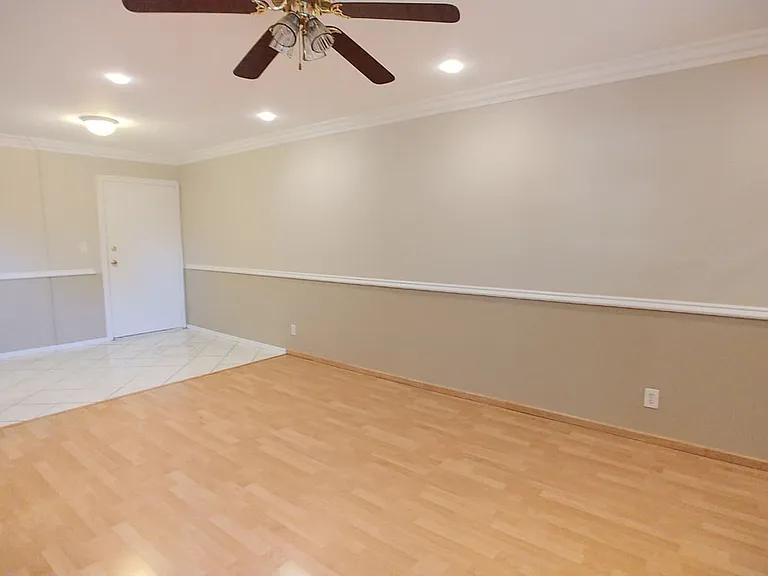 Carmel Heights Apts — Photo 21