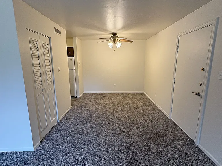 Mount Vernon Arms Apartments — Photo 7