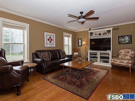 3rd image of 4880 Rambling Ct