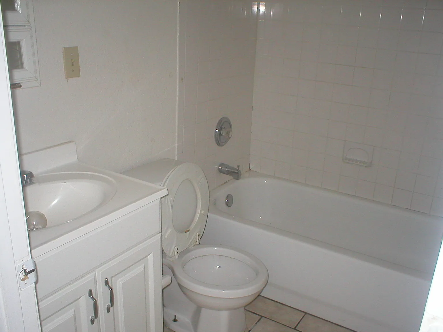 2 bed, 900 sqft, $1,500 — Photo 3