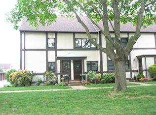 256 Cherry Valley Ave #2A, Garden City, NY 11530