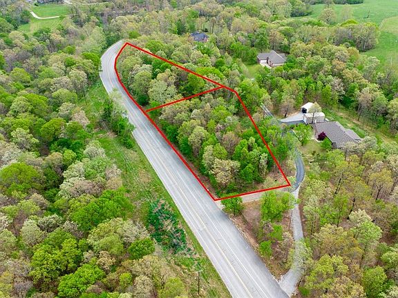 5th image of 2 & 5 Knollwood Ln