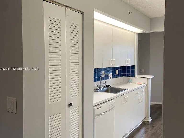 571 SW 142nd Ave #311O — Photo 5