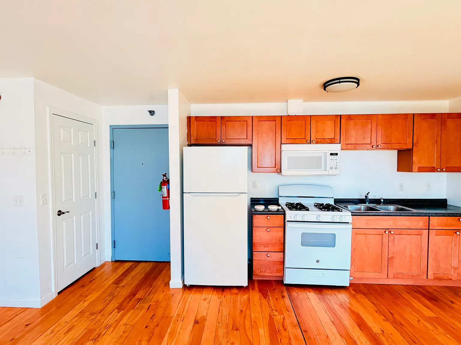 1 bed, $1,800 — Photo 2