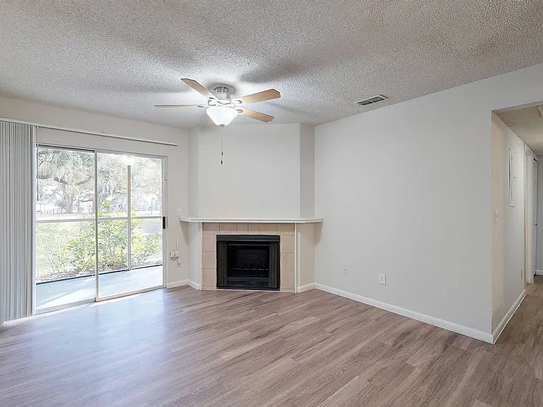 Altamira Place Apartment Homes — Photo 21