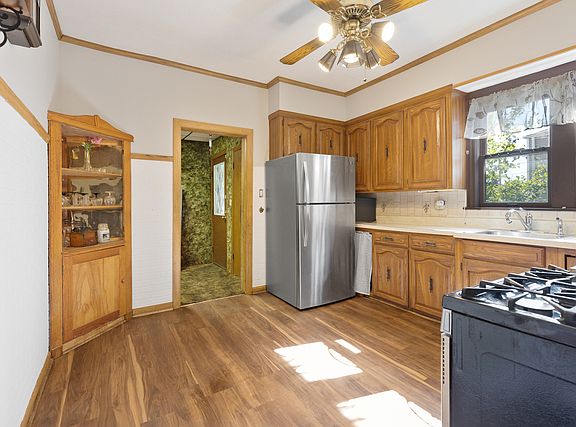 5th image of 2541 N 76th Ave