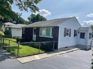 52 Dartmouth St, Worcester, MA 01604