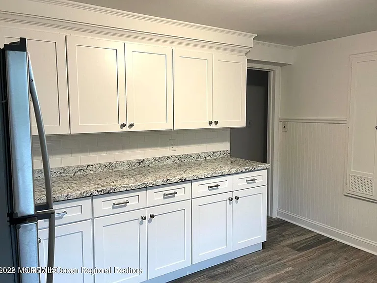 1608 Bay Ave #1 — Photo 8