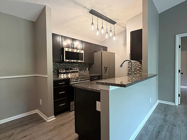 52 Woodland Hills Dr #10 — Photo 8
