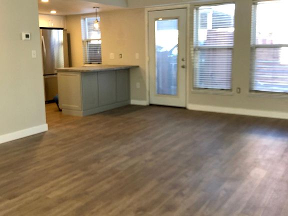 3rd image of 1201 N Galapago St Unit 99
