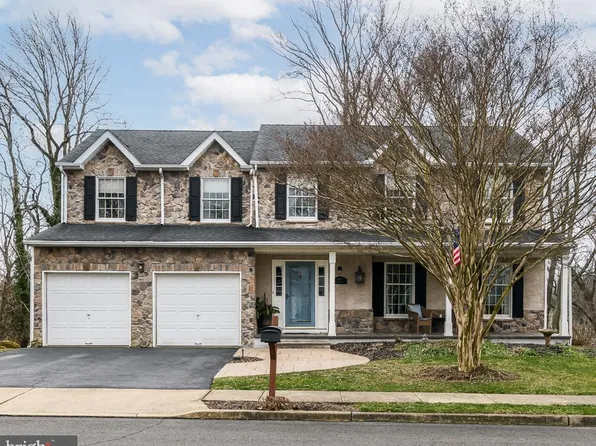 657 Highpointe Cir, Langhorne, PA 19047