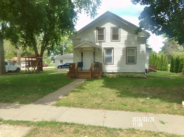 24 W Division St, Amboy, IL 61310