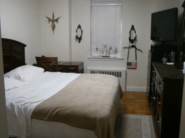 80 Knolls Crescent image 2 of 8