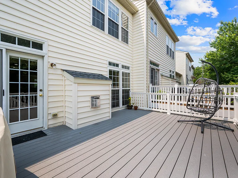 10745 Hillingdon Rd — Photo 48