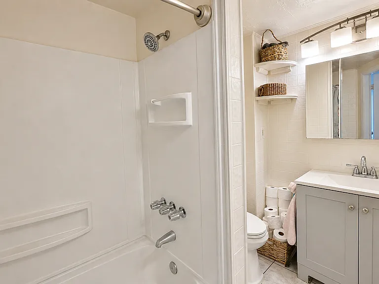 18 Radcliffe Rd #2 — Photo 8