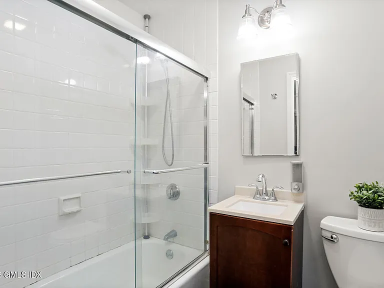 10 Miltiades Ave — Photo 11