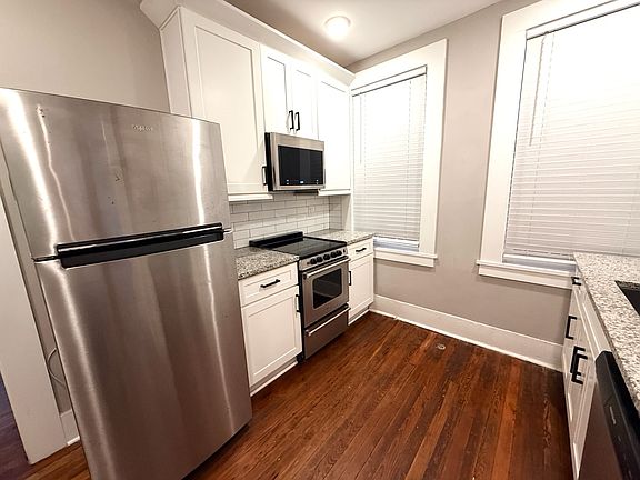 3rd image of 416 W Wayne St