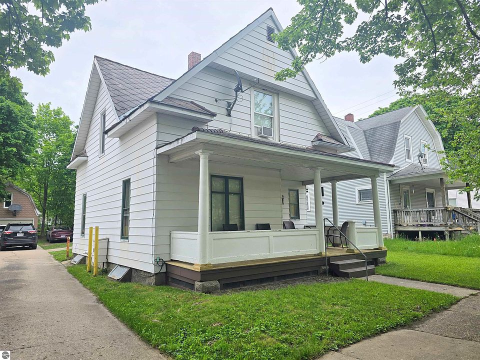 1st image of 820 Wallace St