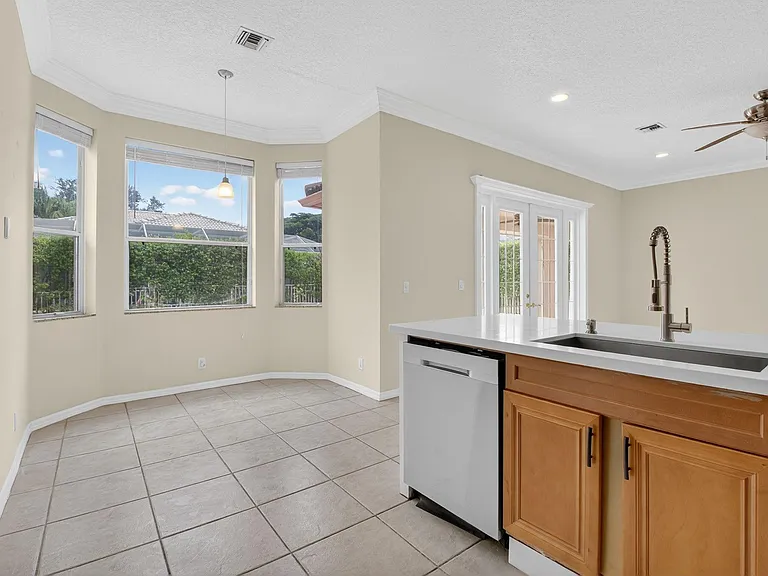 22194 Braddock Pl — Photo 21